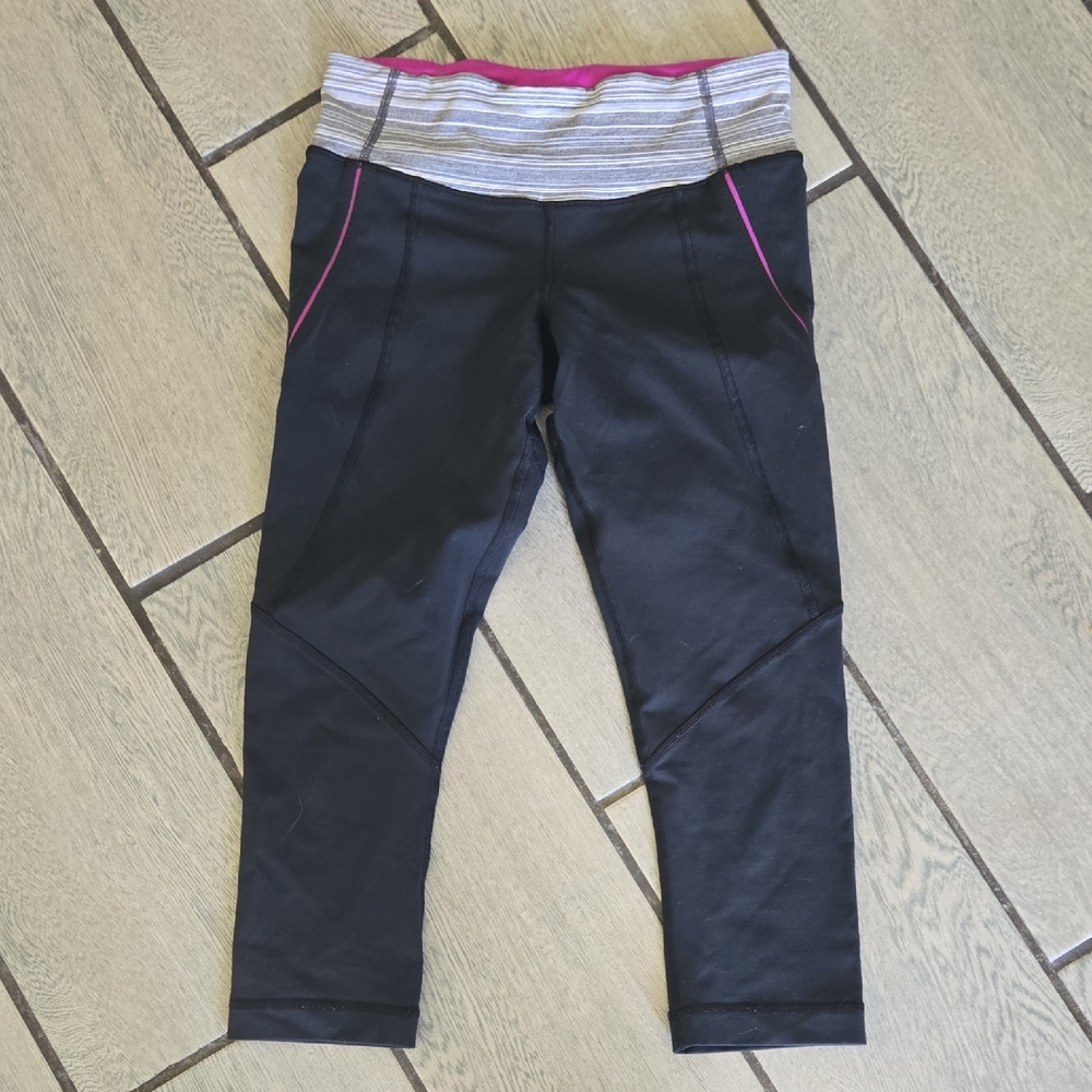 Lululemon Black Crop Leggings‎ with Striped Waistband Size 4 L22